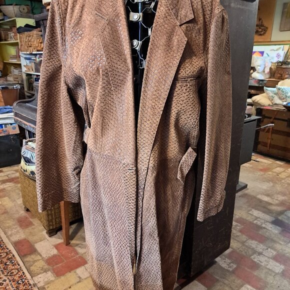 Full length Derishow by Group Sanfa coat, size 2 - Picture 2 of 7